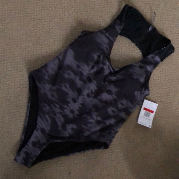 Nike Other - NIKE (L) Swim one piece